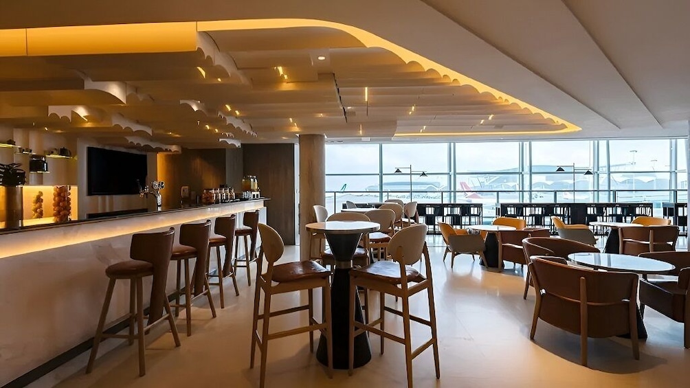 Plaza Premium Lounge - Hong Kong International Airport Terminal 1