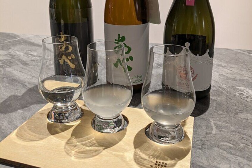 Sapporo Izakaya Hopping w/ Sake Expert (incl. meals & drinks)