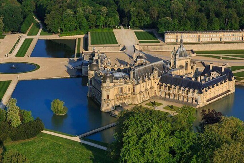 Chateau De Chantilly skip the line Day Ticket