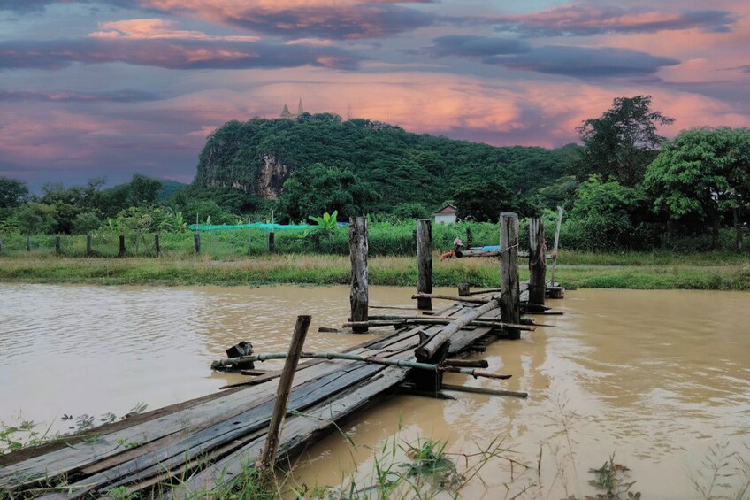 Grand Tour-Ek Phnom. Baset. Bamboo Train. Wat Banan. Phnom Sampov