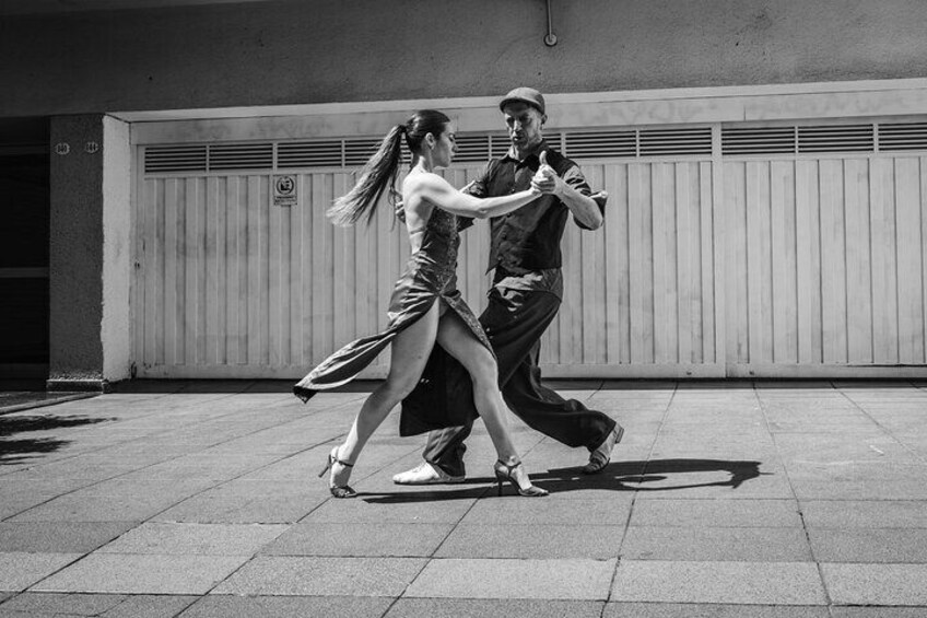 Learn to Dance Tango in a Special Class