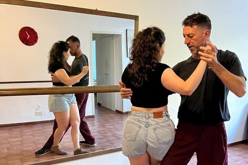 Learn to Dance Tango in a Special Class