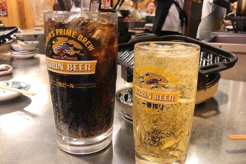 Kobe: Shinkaichi Evening Food Tour with Local Guide