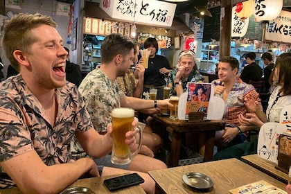 Kobe: Shinkaichi Evening Food Tour with Local Guide
