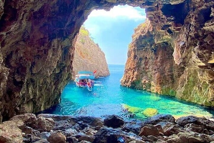 Discover the Beauty of Porto Ceneviz with a Boat Trip