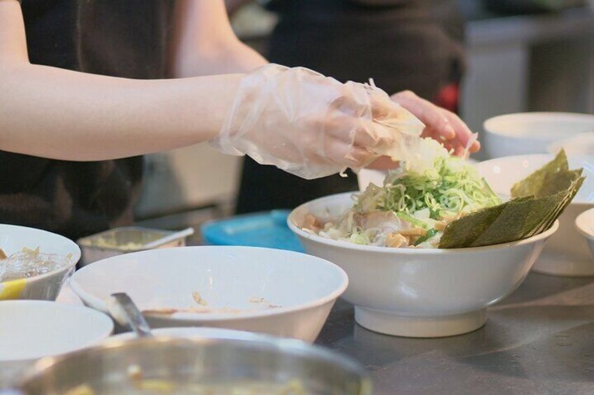Himeji: Guided Ramen Tour with 2 Bowls of Ramen