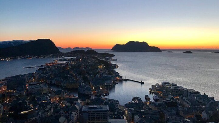 Shore Excursions Ålesund: Highlights Ålesund & Islands