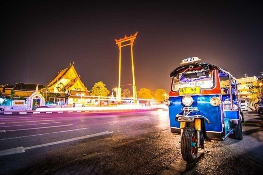 Bangkok After Dark Tuk-Tuk Temples, Markets & Street Food