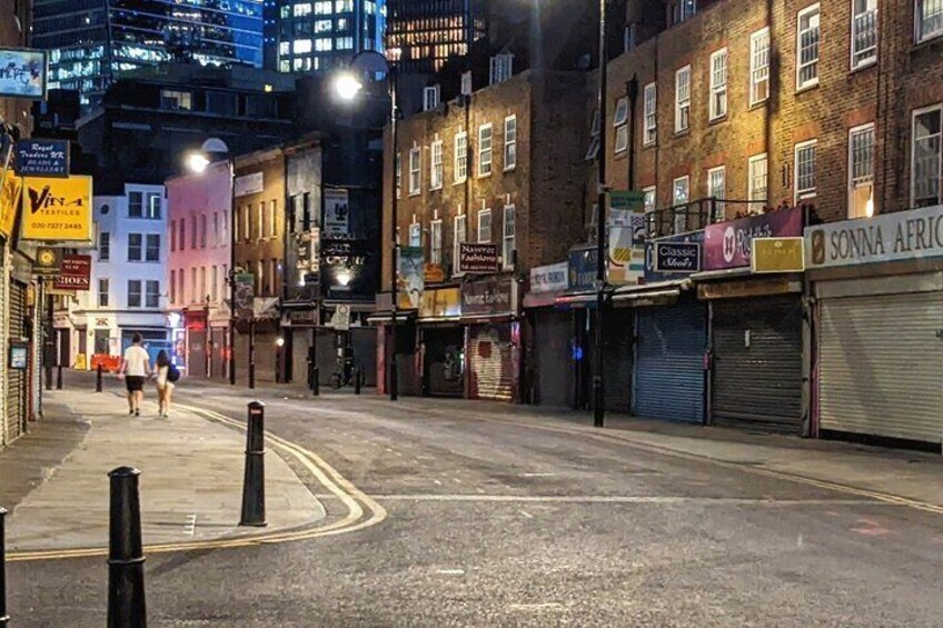 Walking tour in the footsteps of Jack the Ripper in London 1888