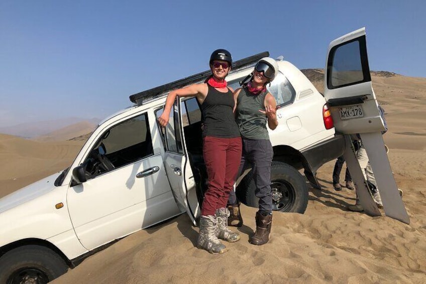 Off roading the dunes with the best parking spots of Lima