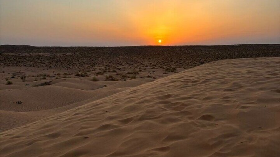 Desert excursion to Ksar Ghilane with DE sunset