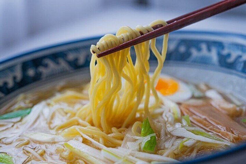 Kobe: Ramen Tasting Tour with Local Guide