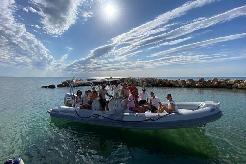 Avola: Private boat tour island of the Currents with Aperitif
