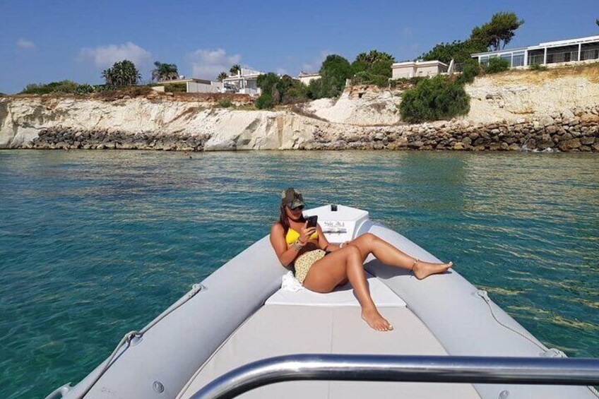 Avola: Private boat tour island of the Currents with Aperitif