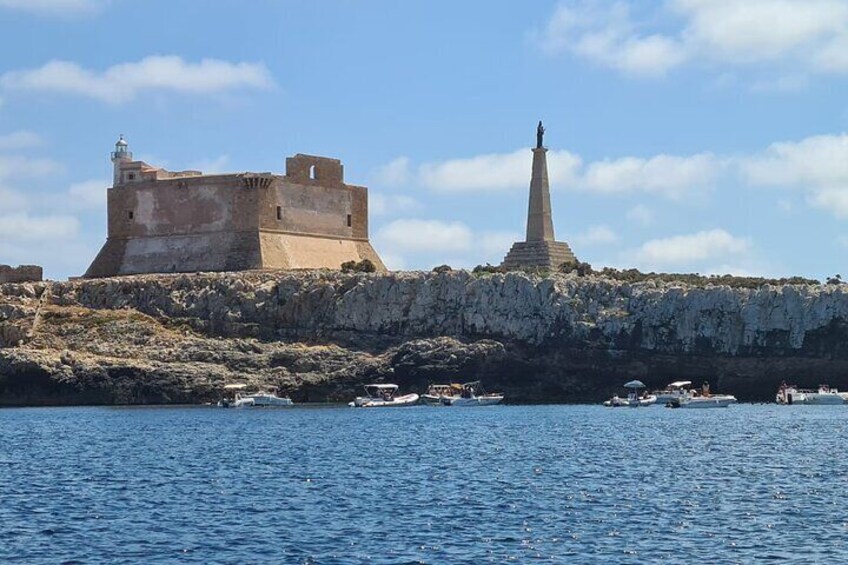 Avola: Private boat tour island of the Currents with Aperitif