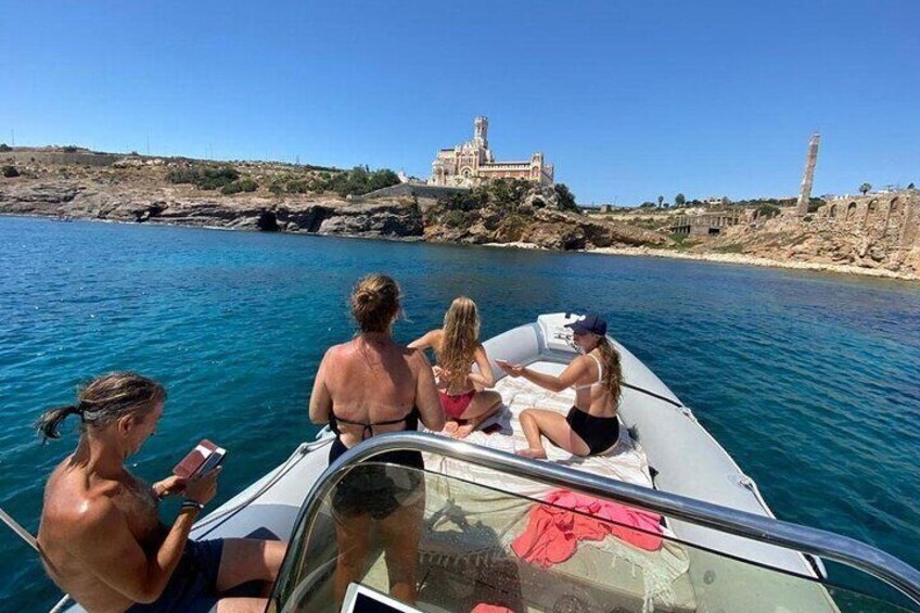 Avola: Private boat tour island of the Currents with Aperitif