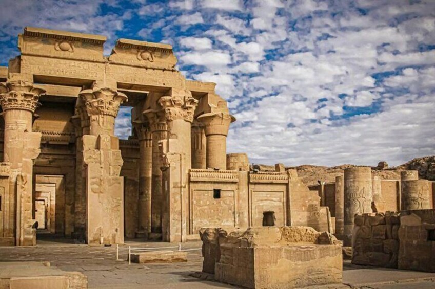 Private Tour Edfu and Kom Ombo Temples from Luxor