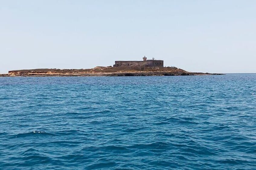 Marzamemi: Private boat tour to the Faraglioni of Punta Ciriga