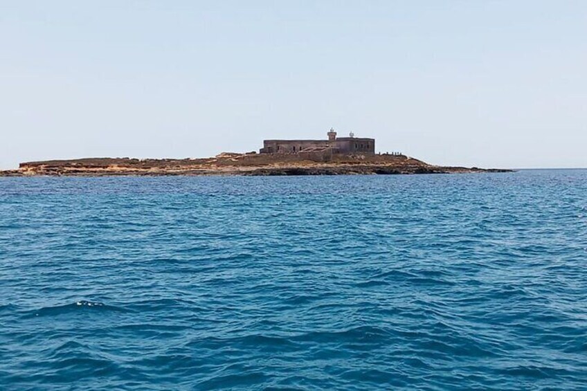 Marzamemi: Private boat tour to the Faraglioni of Punta Ciriga