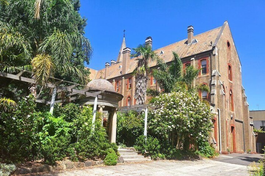 Melbourne Tour: Walk the Yarra & Heritage Convent Experience
