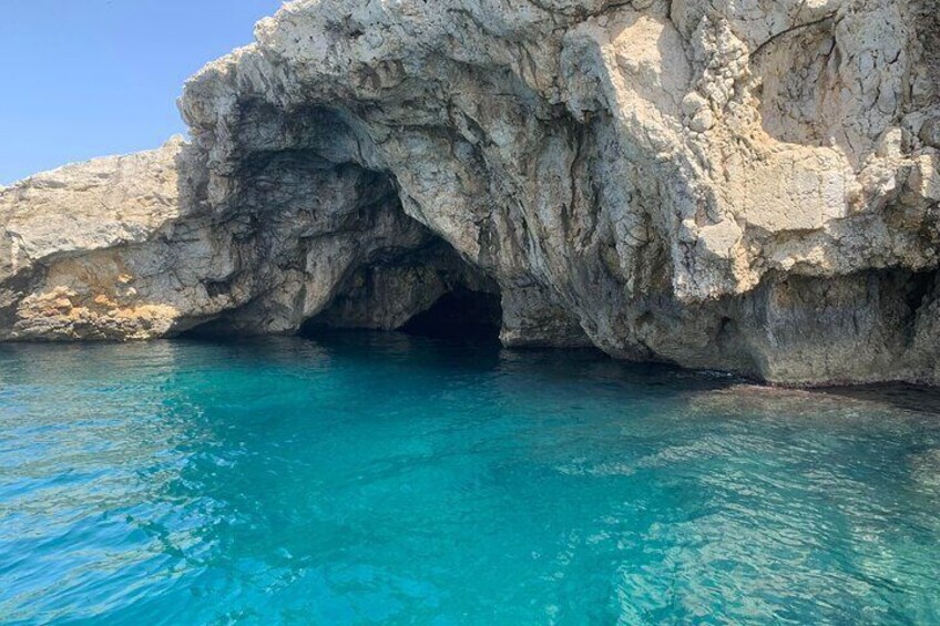 Avola: Private Boat to the Caves of Syracuse Aperitif Snorkeling