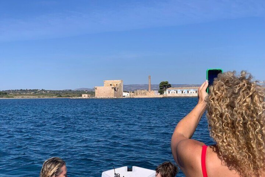 Avola: Private Boat Tour to Punta Ciriga, Sunset and Aperitif