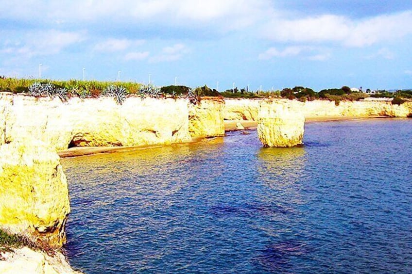 Avola: Private Boat Tour to Punta Ciriga, Sunset and Aperitif