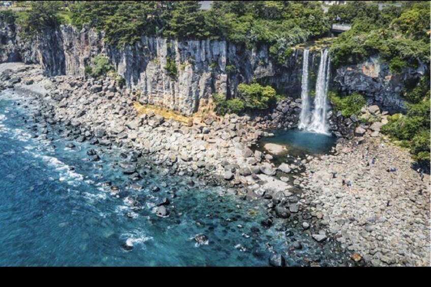 Jeongbang Falls