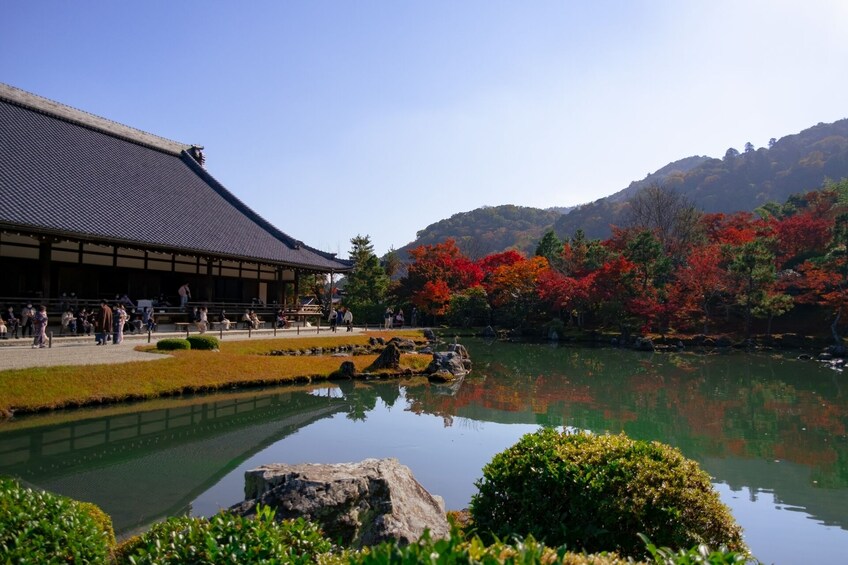 Katsuoji Temple & Arashiyama 1-Day Bus Tour w/ Meal