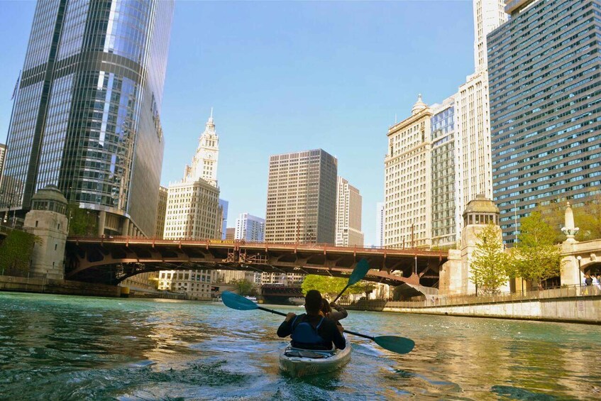 Picture 1 for Activity Chicago: 2-Hour Downtown Kayak Rental