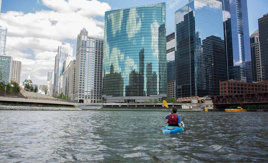 Picture 3 for Activity Chicago: 2-Hour Downtown Kayak Rental