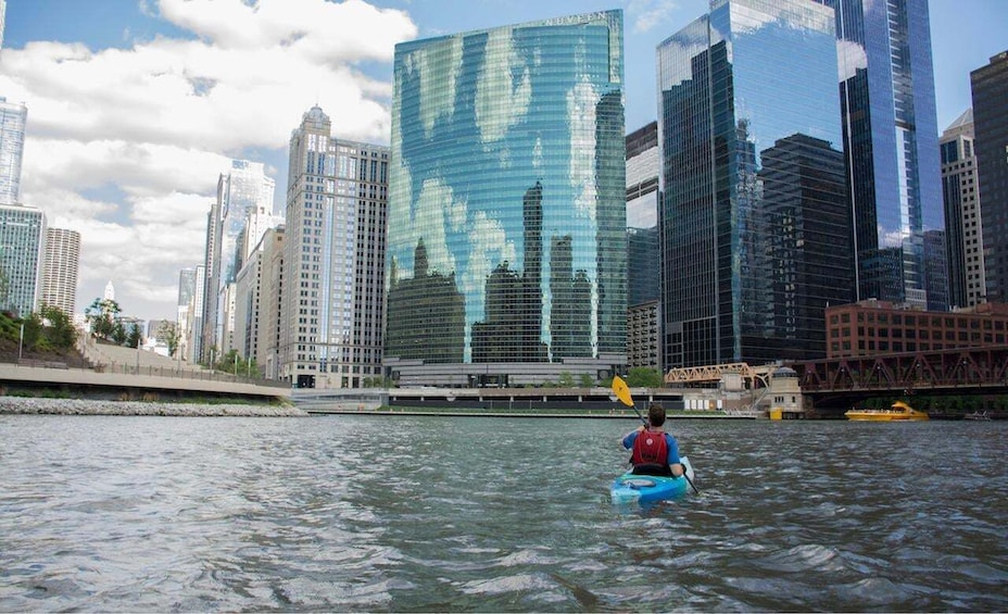 Picture 3 for Activity Chicago: 2-Hour Downtown Kayak Rental