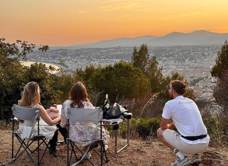 Nice: Sunset & Apéro in a 4x4 Defender with panoramic view