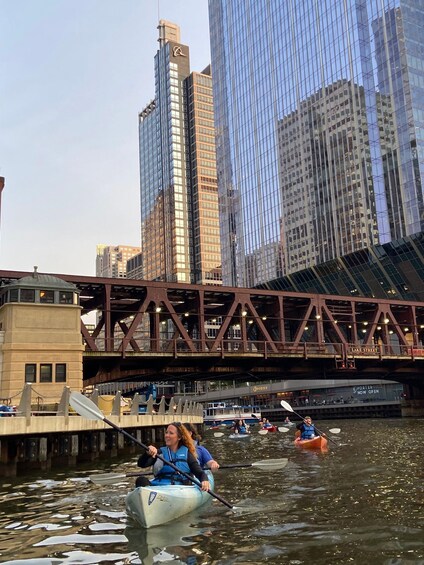 Chicago: Sunset Kayak Tour on the Chicago River
