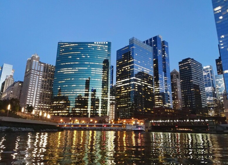 Picture 3 for Activity Chicago: Sunset Kayak Tour on the Chicago River