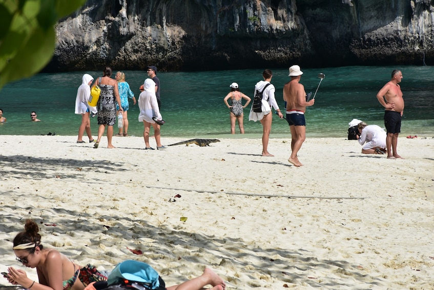 Hong Island Snorkeling Tour by Longtail Boat from Krabi with Viewpoint
