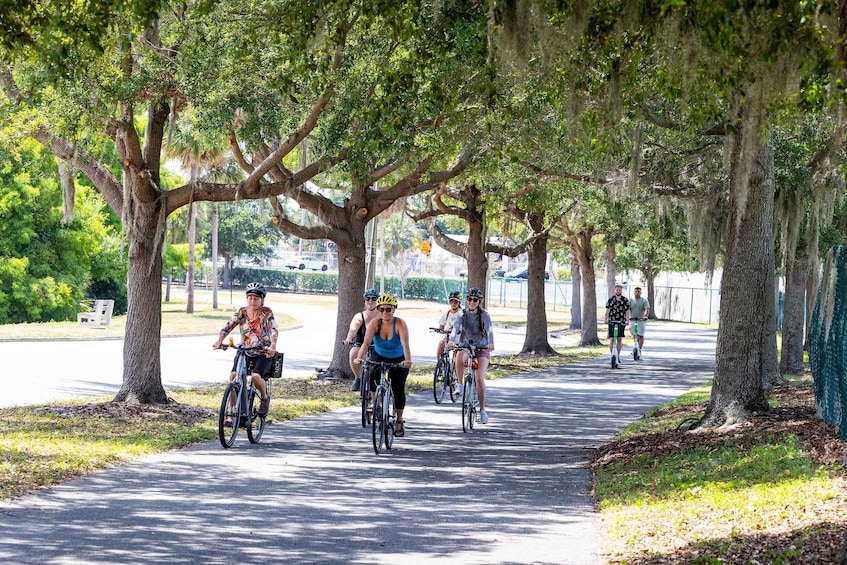 Picture 2 for Activity Orlando Bike Tour: Hidden Gems & Local Favorites