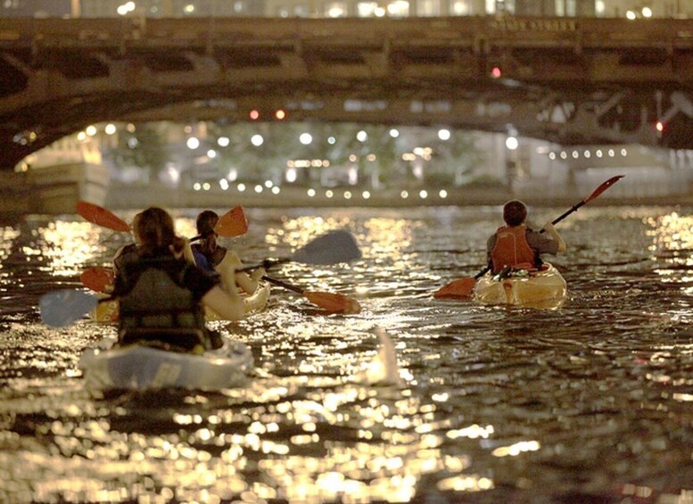 Picture 2 for Activity Chicago: Ghosts and Gangsters Night Kayak Tour