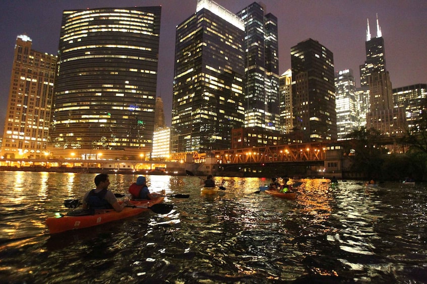Picture 1 for Activity Chicago: Ghosts and Gangsters Night Kayak Tour