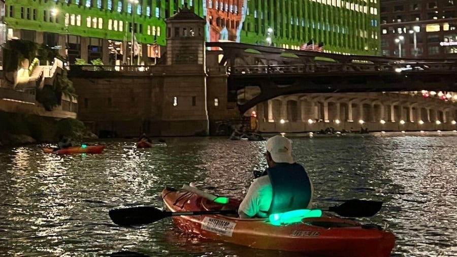 Chicago: Moonlight Paddle Tour on the Chicago River