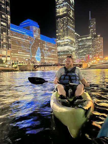 Picture 3 for Activity Chicago: Moonlight Paddle Tour on the Chicago River
