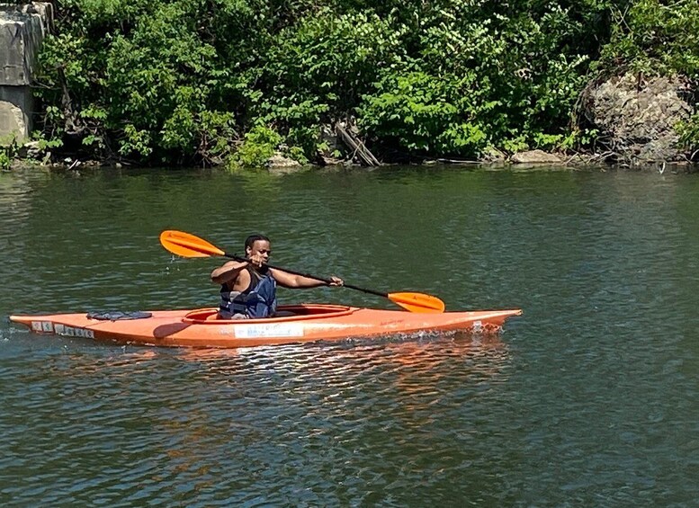 Picture 1 for Activity Chicago: 2-Hour Kayak Rental from Bridgeport