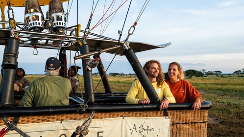 Serengeti: Hot Air Balloon Flight with Champagne Breakfast
