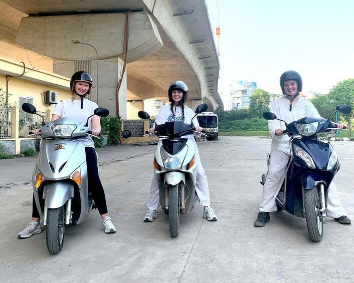 Picture 5 for Activity Chicks n Bikes: Customised Motorbike Riding Lesson in Hanoi