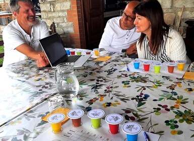 Maremma: Oil tasting with aperitif of typical products