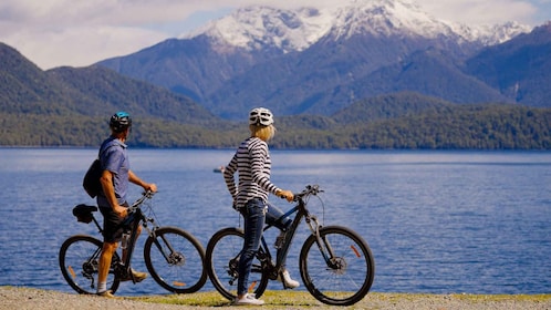 Te Anau: River Jet Boat and Bike Ride Tour with Local Guide