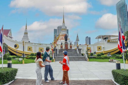 Bangkok: Sacred Temples & China Town Private Guided Tour