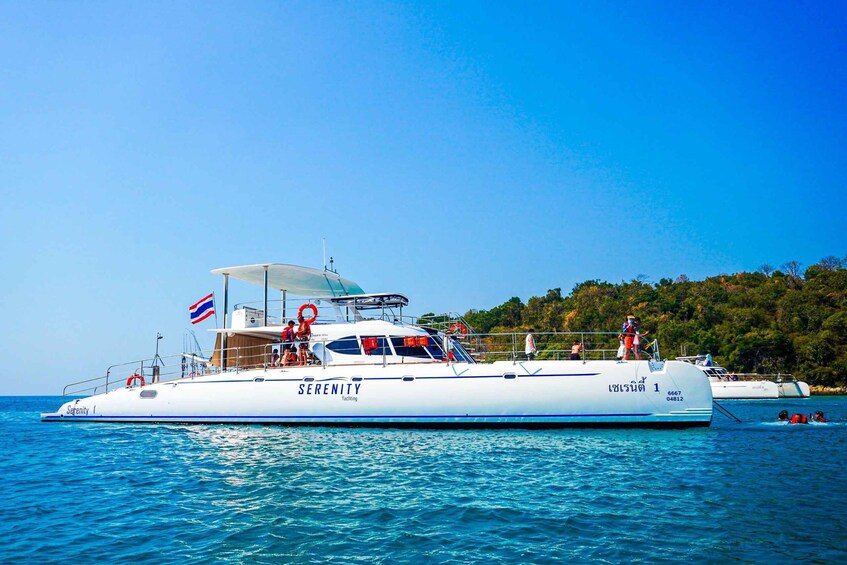 Pattaya: Exclusive 3-Island Catamaran Tour with Buffet Lunch