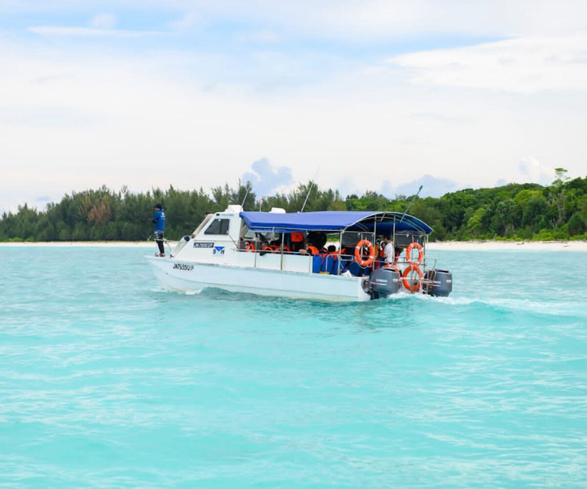 Mengalum Island Snorkeling Day Tour