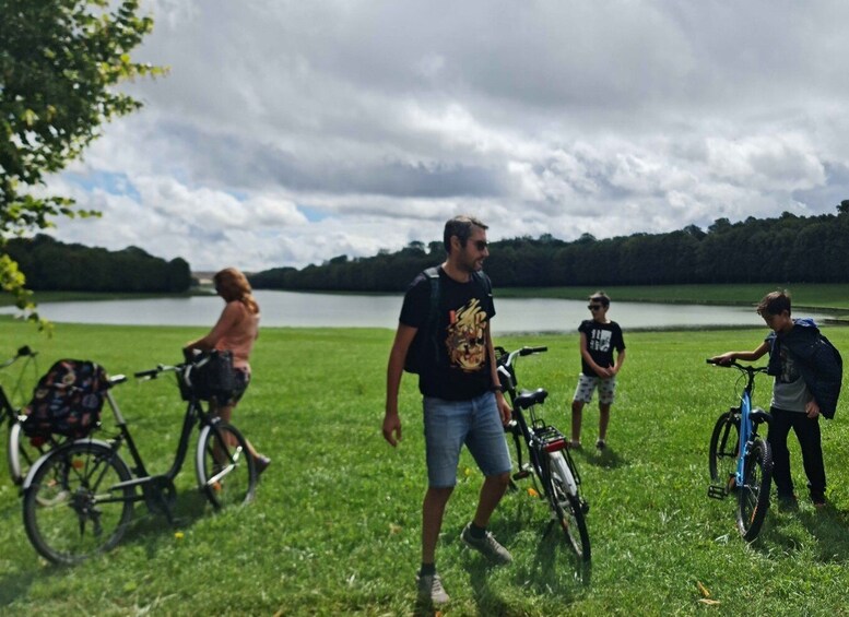 Picture 8 for Activity Paris: Versailles Golfcarts & Bikes Tour with Hamlet